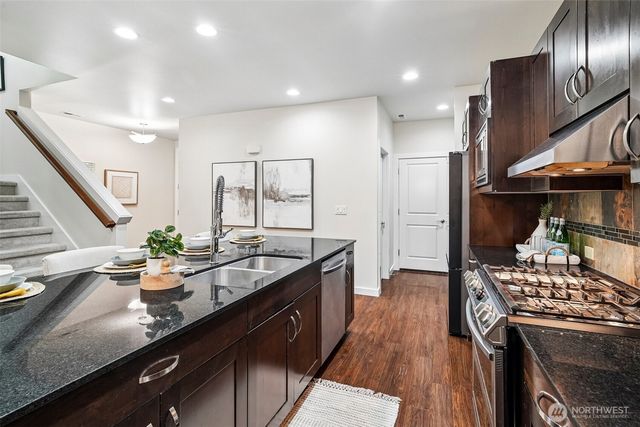 700 6th Avenue NW, Issaquah, WA 98027
