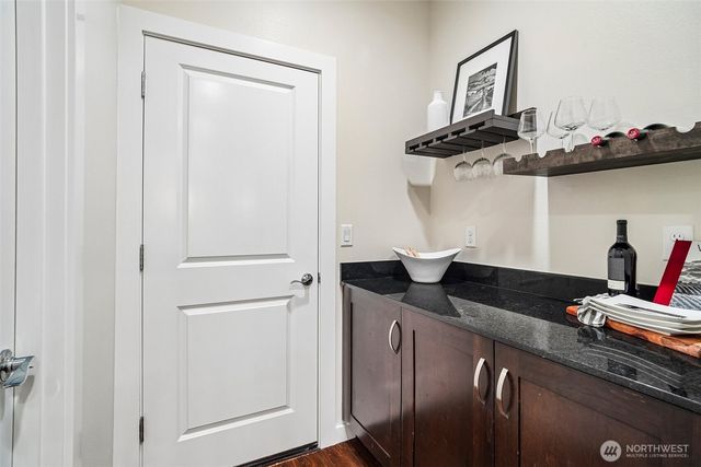 700 6th Avenue NW, Issaquah, WA 98027