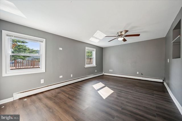 31 SCARLET AVE, Aston, PA 19014