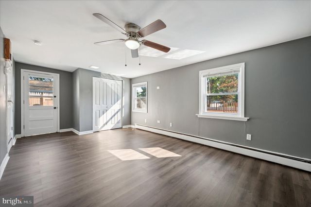 31 SCARLET AVE, Aston, PA 19014
