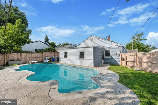 31 SCARLET AVE, Aston, PA 19014