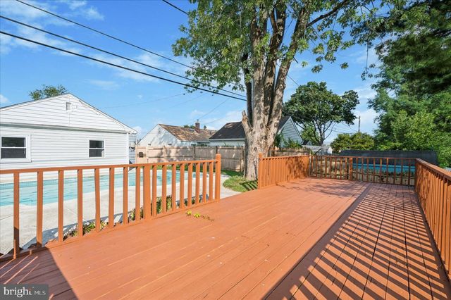 31 SCARLET AVE, Aston, PA 19014
