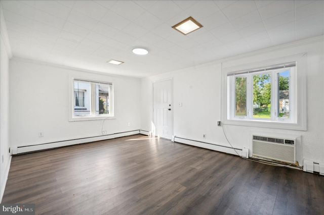 31 SCARLET AVE, Aston, PA 19014