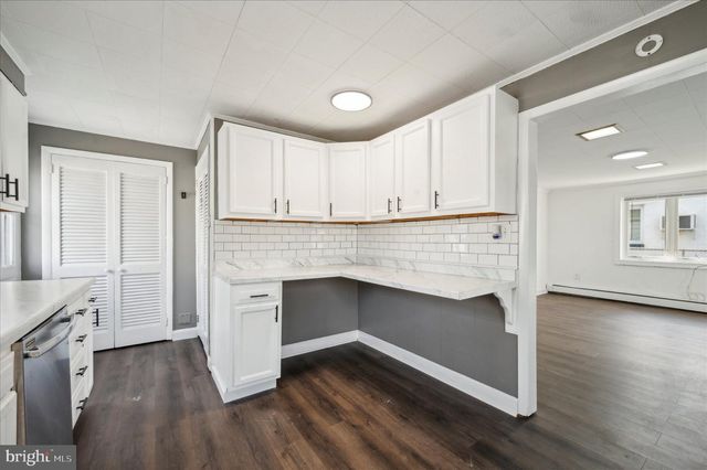 31 SCARLET AVE, Aston, PA 19014