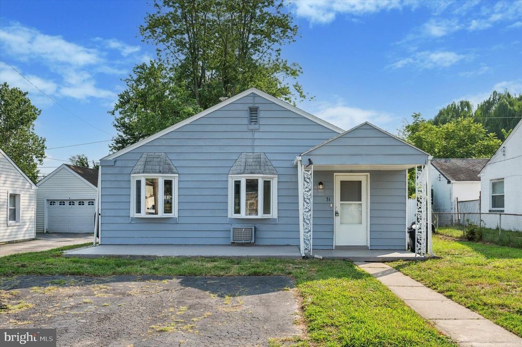 31 SCARLET AVE, ASTON, PA 19014 — exterior