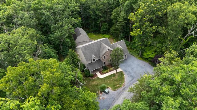 88 PIN OAK LN, Mt Jackson, VA 22842
