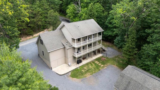 88 PIN OAK LN, Mt Jackson, VA 22842