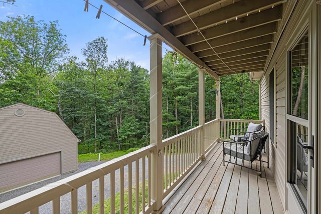 88 PIN OAK LN, Mt Jackson, VA 22842