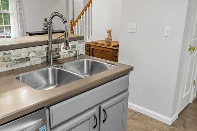 88 PIN OAK LN, Mt Jackson, VA 22842