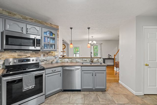 88 PIN OAK LN, Mt Jackson, VA 22842