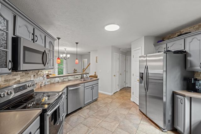 88 PIN OAK LN, Mt Jackson, VA 22842