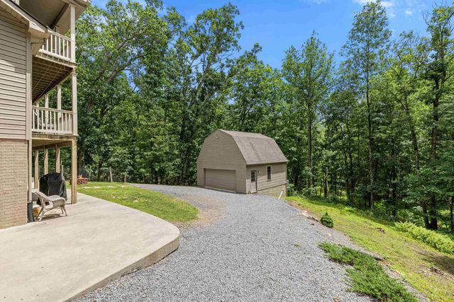 88 PIN OAK LN, Mt Jackson, VA 22842