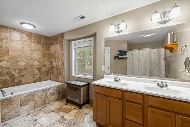 88 PIN OAK LN, Mt Jackson, VA 22842