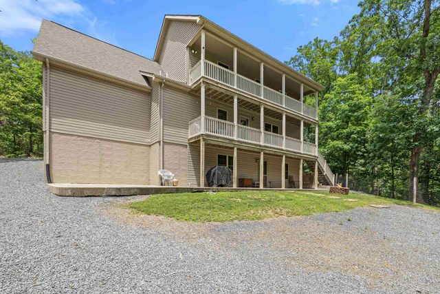 88 PIN OAK LN, Mt Jackson, VA 22842