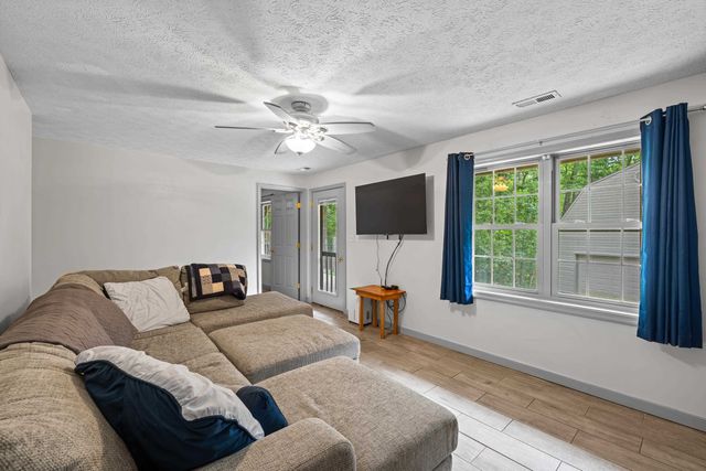 88 PIN OAK LN, Mt Jackson, VA 22842