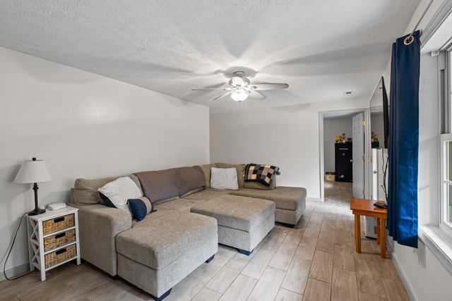 88 PIN OAK LN, Mt Jackson, VA 22842