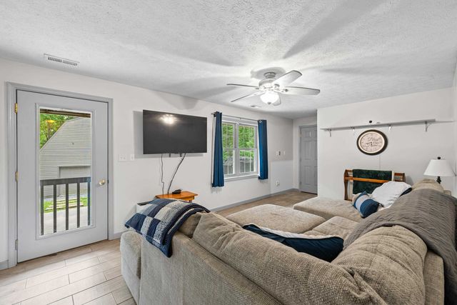 88 PIN OAK LN, Mt Jackson, VA 22842