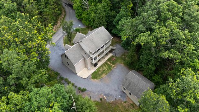 88 PIN OAK LN, Mt Jackson, VA 22842
