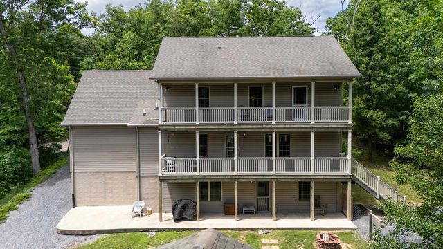 88 PIN OAK LN, Mt Jackson, VA 22842