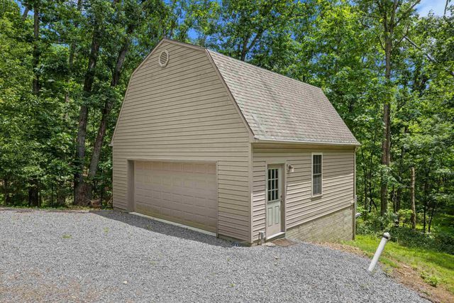 88 PIN OAK LN, Mt Jackson, VA 22842