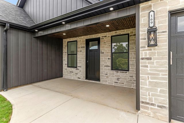 169 Lakeshore Drive, Chesnee, SC 29323