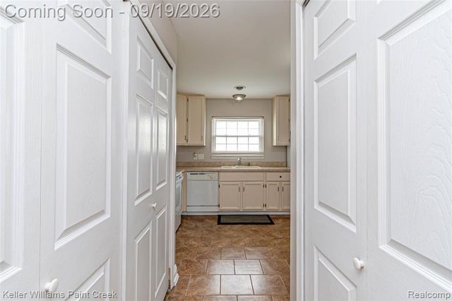 20823 Flora Street 4, Roseville, MI 48066