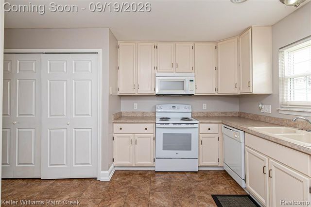 20823 Flora Street 4, Roseville, MI 48066