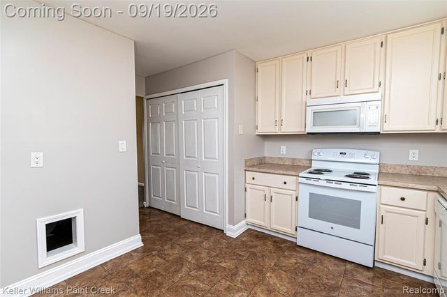 20823 Flora Street 4, Roseville, MI 48066