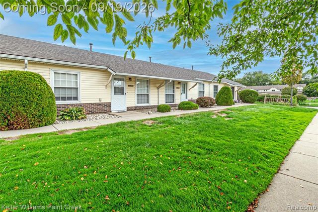 20823 Flora Street 4, Roseville, MI 48066