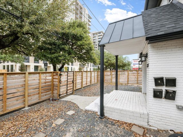 1119 Waugh Drive 4, Houston, TX 77019