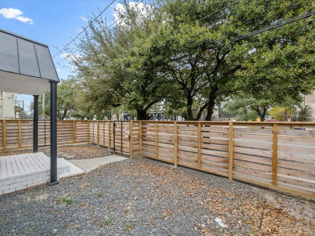 1119 Waugh Drive 4, Houston, TX 77019