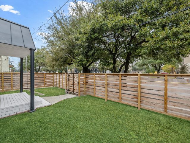 1119 Waugh Drive 4, Houston, TX 77019