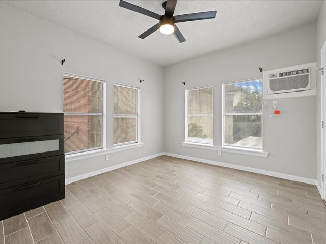 1119 Waugh Drive 4, Houston, TX 77019