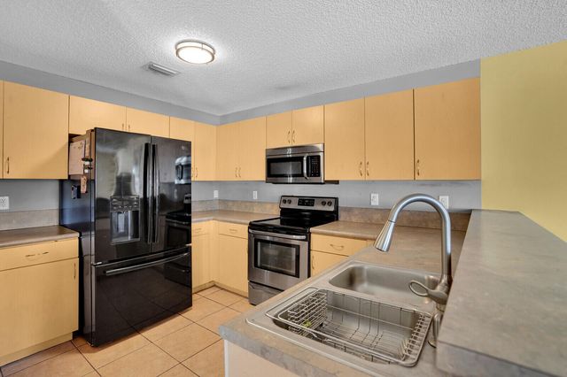 3331 Commodore Court, West Palm Beach, FL 33411