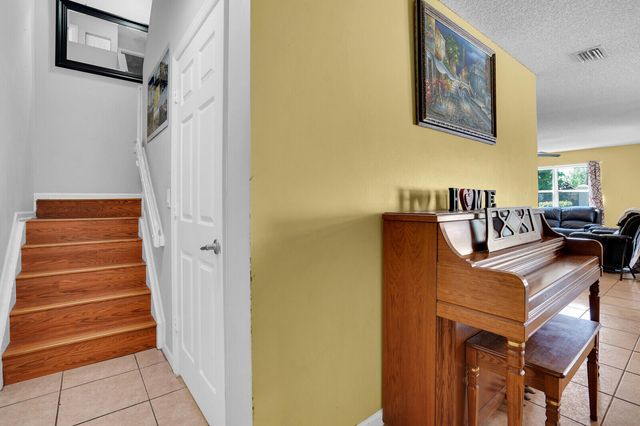 3331 Commodore Court, West Palm Beach, FL 33411