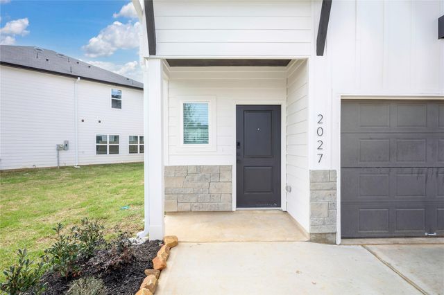 1943 Longmire Villas Court, Conroe, TX 77304
