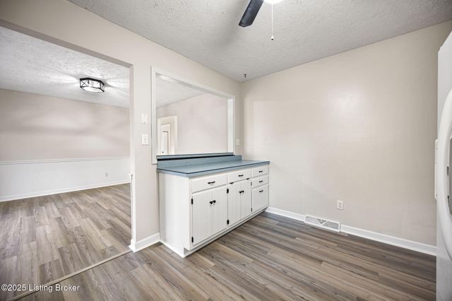 929 Hickyory Drive, Vine Grove, KY 40175