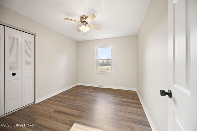 929 Hickyory Drive, Vine Grove, KY 40175