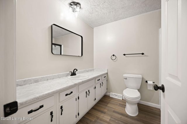 929 Hickyory Drive, Vine Grove, KY 40175