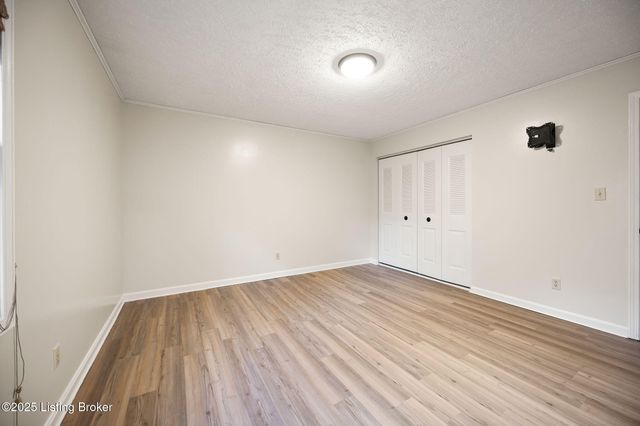 929 Hickyory Drive, Vine Grove, KY 40175