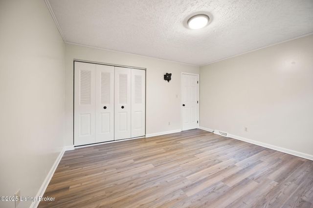 929 Hickyory Drive, Vine Grove, KY 40175