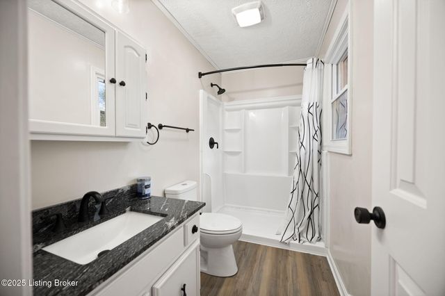 929 Hickyory Drive, Vine Grove, KY 40175