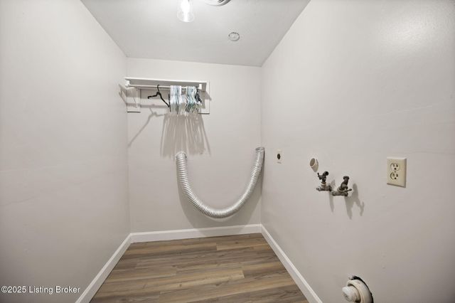 929 Hickyory Drive, Vine Grove, KY 40175