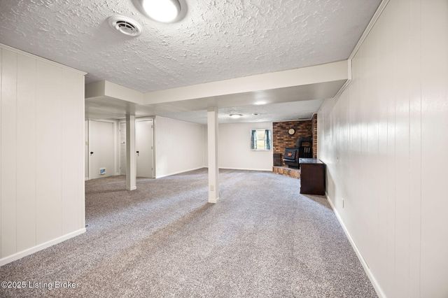 929 Hickyory Drive, Vine Grove, KY 40175