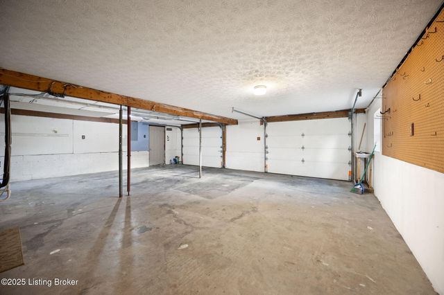 929 Hickyory Drive, Vine Grove, KY 40175