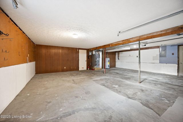 929 Hickyory Drive, Vine Grove, KY 40175