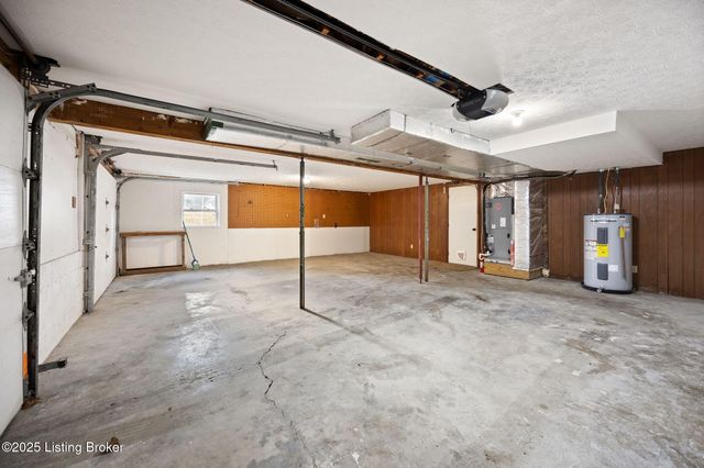 929 Hickyory Drive, Vine Grove, KY 40175