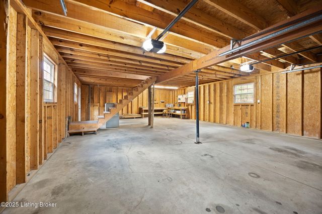 929 Hickyory Drive, Vine Grove, KY 40175