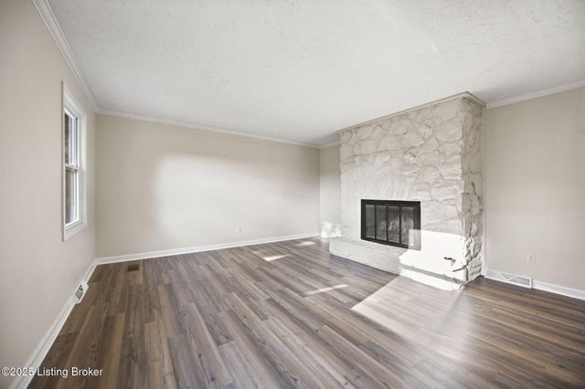 929 Hickyory Drive, Vine Grove, KY 40175