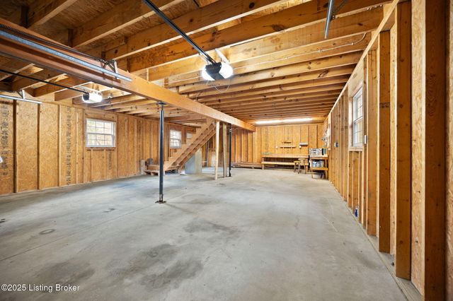 929 Hickyory Drive, Vine Grove, KY 40175